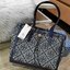 TORY BURCH FACTORY MONOGRAM JACQUARD TOTE BAG กระเป๋าถือหรือสะพายรุ่นล่าสุดดีไซน์ยอดนิยมจาก TORY BURCH FACTORY OUTLET วัสดุ Woven Jacquard & Leather ทอลาย Jacquard Singnature แบรนด์รอบใบสวยอยู่ทรงเป็นเอกลักษณ์ เปิดปิดแบบ Drawstring ขนาดใหญ่กำลังดี กว้างแล