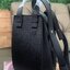 Loewe Hammock Bag / Loewe Small Hammock Leather Bag / กระเป๋าสไตล์แคชชวล มีจุดเด่นตรงการออกแบบทรงกระเป๋าให้ดูคล้ายกับเปลนอน ให้ความรู้สึกสบายๆ