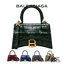 หนังแท้ BALENCIAGA HOURGLASS TOP HANDLE XS Shiny crocodile embossed calfskin การสร้างสรรค์ที่มีเอกลักษณ์เฉพาะตัว หรูหรา โทนสีโดดเด่น วัสดุหนังแท้ลายจระเข้ ภายในโล่งกว้างหนังแนปป้าอย่างดี เกรดออริจินอล ตอบโจทย์ได้ทุกลุค ทุกไลฟ์สไตล์ ภาพสินค้าถ่ายจากงานขายจ
