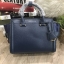คาเวียร์อะไหล่เงิน DON'T MISS! BEST SELLER! CHARLES & KEITH STRUCTURED TRAPEZE BAG 2018 กระเป๋าถือหรือสะพายรุ่นยอดนิยมดีไซน์สวยหรูวัสดุหนังคาเวียร์อยู่ทรงด้านข้างเเต่งหนังช่องตัดดูมีดีเทล ด้านหน้าสกรีนโลโก้ ด้านหลังมีช่องซิป เปิดปิดด้วยซิปหัวซิปปั้มโ
