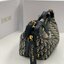 ORI หนังแท้ | DIOR D-Journey Bag กระเป๋าสะพายนิยามใหม่ดีไซน์ทันสมัย โดดเด่นด้วยรูปทรงโฮโบที่มาพร้อมกับดีไซน์ที่นุ่มนวลและทันสมัย พร้อมกับช่องใส่ของแบบติดซิป
