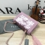 Pedro Velvet Tassel shoulder Bag รุ่นใหม่ชนช้อป!! จากแบรนด์ในเครือ charles&keith กระเป๋าสะพายข้างทรงกล่อง ตั้งอยู่ทรง สายสะพายโซ่ร้อยหนัง อะไหล่ทองทั้งใบ ด้านข้างประดับพู่สุดหรูสามารถสะพายได้ทั้งสายเดี่ยวและสายคู่ ภายในมีช่องซิปแยก สามารถใส่กระเป๋าสตางค์ท