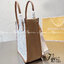 Michael Kors Heidi Tote / Michael Kors Bolsa tote Heidi monogram / MK Tote กระเป๋าสะพายทรง tote มาใหม่ MK หนังพิมพ์ลายแบรนด์ ภายในโล่งกว้าง จุของได้เยอะมาก อะไหล่ปั้มทุกจุด แมทง่ายได้ทุกลุค ภาพถ่ายจากงานขายจริง ใช้งานต่างประเทศได้