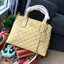 Guess Elliana Quilted-Look Handbag กระเป๋าสะพายรุ่นใหม่ล่าสุดจาก Guess วัสดุหนังนิ่มเรียบ แต่งลายตารางสวยดูมีดีเทล ขนาดกำลังดี น้ำหนักเบา ด้านหน้าประดับโลโก้แบรนด์แบบนูน มีช่องใส่ของหลายช่อง เปิดปิดด้วยกระดุมแม่เหล็กและช่องซิป ภายกว้างมีช่องใส่ของแยกเป็นส
