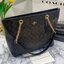 COACH Tote in Signature Canvas Bag กระเป๋าสะพายทรงช้อปปิ้ง สายกระเป๋าเป็นหนังสลับโซ่ทองสวยงาม เพิ่มความหรูหรา ภายในโล่งกว้างใส่ของได้เยอะมาก วัสดุ Canvas เคลือบลายซิกเนเจอร์และหนัง พร้อมซิปกลางเก็บของได้มิดชิดเลยค่ะ มี 3 สี น้ำตาล ดำ ขาว