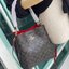 COACH SMALL TOWN BUCKET BAG IN SIGNATURE สำหรับสาวแฟชั่นที่ชอบรายละเอียดชิคๆ ดีไซน์สุดเก๋ แนะนำเลยสำหรับกระเป๋าทรงบักเก็ตใบนี้ เชื่อว่าสาว ๆ หลายคนชื่นชอบ เป็นไอเทมที่สามารถแมทช์ได้กับเสื้อหลากหลายสไตล์ บรรจุของได้เยอะโดยที่กระเป๋าไม่เสียทรง แบ่งช่องใช้งา