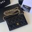 หนังแท้ CHANEL WALLET WITCH CHAIN รุ่นยอดนิยมไอเท็มฮิตวัสดุหนังคาเวียร์สวยคลาสสิคเปิดปิดด้วยฝาปิดกระดุมด้านหน้ามีโลโก้แบรนด์อะไหล่ทองสวยหรูดูดีมาพร้อมสายโซ่อะไหล่เงินและทอง ร้อยหนังจะสะพายไหล่ หรือ Crossbody ภาพถ่ายจากงานขายจริงสวยน่าใช้ Chanel mini นาทีน