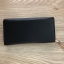 Charles & Keith Basic Long Wallet กระเป๋าสตางค์ใบยาว ตกแต่งด้วยพู่ เปิด – ปิดกระเป๋าด้วยเเม่เหล็กแบบซ่อน ภายในมีช่องใส่บัตร ช่องซิปใส่เหรียญ และช่องใส่ธนบัตร ใส่ iPhone Plus ได้ค่ะ ด้านหลังมีช่อง 1 ช่อง
