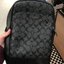 ใหม่ล่าสุด คุณผู้ชายห้ามพลาดเลยค่าา COACH GRAHAM PACK IN SIGNATURE ((89937)) พร้อมส่งที่ไทยค่ะ! กระเป๋าคาดอก สามารถคาดด้านหน้าหรือด้านหลังได้ตามแต่สะดวกค่ะ หนังแท้นิ่ม ทรงสวยมากๆค่ะสำหรับรุ่นนี้! มีช่องซิปตอนหน้าหนึ่งช่อง;ช่องหลักเปิดปิดแบบซิปคู่ ภายในโล่