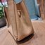 COACH 78800 HADLEY HOBO 21 ไอเท็มยอดนิยม คลาสสิคในทุกโอกาส กระเป๋าทรงโฮโบ ทรงสวยใช้งานได้ทุกลุค แมชท์ง่ายกับทุกสไตล์ วัสดุหนัง pepble เปิด-ปิดด้วยกระดุมแม่เหล็ก มีตะขอล็อคที่ปากกระเป๋าเพื่อปรับทรงใช้งานได้ ภายในโล่งกว้าง ใส่ได้ทุกอย่าง!! มีสายสะพายให้ หรื