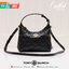 ของแท้ 💯% Tory burch new women's underarm bag single shoulder straddle bag ว่าด้วยเรื่องกระเป๋าที่สามารถสะพายไหล่ก็ได้หรือเป็นทรงบอดี้ก็ได้ มีให้เลือกหลายคอลเลคชั่นด้วยกันสำหรับคอลเลคชั่นนี้สามารถตอบโจทย์สาวใสวัยทำงานได้เป็นอย่างดี