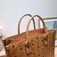 M.C.M MEDIUM MÜNCHEN TOTE IN VISETOS กระเป๋าโท้ทไซส์ใหญ่ จุเน้นๆ ใหม่ล่าสุด ที่ใช้สามารถใช้ได้ทั้งหนุ่มๆและสาวๆ รูปทรงคลาสสิค ดีไซน์เป็นเอกลักษณ์ แถมยังได้ใบลูกใส่ของจุกจิกได้อีก แบ่งเป็นสัดส่วนได้เลย วัสดุหนังแคนวาสตัดสลับหนังแท้
