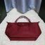 Longchamp Size S สินค้าใหม่ ของแท้!! เป็นล็อตผลิตเกินออเดอร์จากโรงงาน มาพร้อมการ์ด/ถุงผ้าแบรนด์/ถุงกระดาษแบรนด์ Size S: 25 x H. 23 x 16 cm. Color: Wine 609