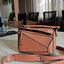 LOEWE CROSSBODY BAG VIP GIFT WITH PURCHASE GWP (**Size M**) กระเป๋าถือหรือสะพาย Limited จาก LOEWE PERFUME DUTY FREE วัสดุ Calfskin หนังแท้หนังสวยอยู่ทรงขนาดกำลังดีน้ำหนักเบา เปิดปิดด้วยซิป ภายในโล่งกว้างสามารถใส่กระเป๋าสตางค์ มือถือ ของใช้ได้เยอะ ด้านหลัง