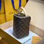 LV Trousse Toilette Locker Dopp Kit / LV Clutch Bag 22cm กระเป๋าถือทรงพอชหรือคลัช แบบคลาสสิกสวยงามเป็นเอกลักษณ์ มีหูหิ้วพกพาสะดวก เกรดออริ