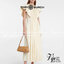 TORY BURCH MCGRAW CANVAS WEDGE กระเป๋าสะพายไหล่ ทรงสวยไม่ซ้ำ ไม่เกร่อ!! สะดวกใช้งาน ดีไซน์เรียบแต่แฝงความหรู และคลาสสิคในตัว วัสดุผ้าแคนวาสตัดสลับหนังแท้ สวยคม เปิด-ปิดด้วยซิป ภายในเป็นช่องโล่ง มีช่องย่อยเก็บบัตร มาพร้อมสายสะพายในตัว ปรับได้อีกเล็กน้อย ไอ