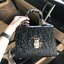 รุ่นใหม่ล่าสุด 👑จากแบรนด์ KEEP รุ่น Madame handbag *จุดเด่นที่ >หนัง saffiano ลายหนังสวย ดูแลรักษาง่าย >สีดำ ถือสะพายเข้าง่ายกับทุกชุด > อะไหล่ทอง หรูมากคะ