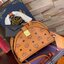 M.C.M Anna Visetos Crossbody Mini กระเป๋าครอสบอดี้ไซส์มินิใบนี้ใช้ประโยชน์จากดีไซน์สุดคลาสสิกของไลน์ Anna ทำให้ได้ผลลัพธ์เป็นแอกเซสซอรี่ร่วมสมัยที่ตรงกับไลฟ์สไตล์ไม่หยุดนิ่ง หนังนุ่ม (Nappa) เพิ่มความโดดเด่นให้ตัวกระเป๋าที่รังสรรค์จากผ้าใบเคลือบผิวล
