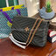 ของแท้ 💯% Tory Burch Kira Chevron Quilted Convertible Leather Crossbody Bag เป็นกระเป๋าที่ใช้ในการออกงานสำคัญหรือวันที่มีปาร์ตี้สังสรรค์ คุณควรเลือกใช้กระเป๋าที่มีดีไซน์สะดุดตา