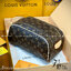 LV Dopp Kit Toilet Pouch / LV Clutch Bag กระเป๋าถือทรงพอชหรือคลัช แบบคลาสสิกสวยงามเป็นเอกลักษณ์ มีหูหิ้วพกพาสะดวก