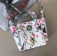 GUESS MINI CROSS BODY BAG กระเป๋าถือหรือสะพายรุ่นฮิตจาก GUESS FACTORY วัสดุ Saffiano PVC คุณภาพดี นิ่ม น้ำหนักเบา ด้านหน้าประดับด้วยโลโก้แบรนด์สุดหรู เปิดปิดกระเป๋าด้วยซิปสะดวกใช้ ด้านในโล่งกว้าง ซับในลายแบรนด์ สายสะพายยาวปรับได้ฟรีไซร์ ยาวสุด57cm. หูหิ้ว