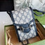 Gucci Horsebit 1955 mini bag / Gucci Phone Bag ออริจินอล รุ่นยอดฮิต ไซส์มินิ ที่ใครๆก็ต้องรู้จัก!! กับกระเป๋าขนาดมินิในรูปแบบผ้าแจ็คการ์ดสีขาวงาช้างและน้ำเงิน ได้รับแรงบันดาลใจมาจากดีไซน์ดั้งเดิม ซึ่งแอคเซสเซอรี่นี้โดดเด่นด้วยรายละเอียดดั้งเดิมที่ทันสมัยโ