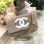 MUST HAVE ITEM 2019 !! รุ่นยอดฮิตของ *วัยรุ่นสายสตรีท ทั่วโลก จากงาน CHANEL VIP GIFTของแท้ 100% เป็นกระเป๋า ใบสวยรุ่นหายาก ขนาดกำลังดี ใช้ได้ทั้งหญิงชายเลยค่ะ ขนเฟอร์นิ่มมากกก เก็บของอย่างดี น้ำหนักเบา ด้านในมีช่องใส่ของจุกจิก MIX ได้หลากหลายแนว กับราคาสบ