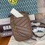 OUTTLET 】Tory burch kira chevron n/s crossbody bag กระเป๋าสำหรับใส่มือถือหรือของจุกจิกต่างๆ ได้กลายมาเป็นแฟชั่นสุดร้อนแรงแห่งปี คอลเลคชั่นนี้ออกมาเพื่อเอาใจสาวๆโดยเฉพาะ สีสันสุภาพเพื่อให้แมทช์กับสีสันของเสื้อผ้า ได้ง่าย ภายในยังสามารถแบ่งสันปันส่วนไว้สำหร