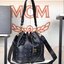 หนังแท้ M.C.M Essential Visetos Original Drawstring Small Cognac / M.C.M Aren Drawstring Bag in Visetos Original กระเป๋าสะพายทรง bucket ขนาดน่าใช้ ภายในเป็นช่องโล่งกว้าง จุของได้เยอะ งานหนังแท้ทั้งใบ ใต้กระเป๋ามีหมุดรองฐานอย่างดี ช่วยถนอมกระเป๋า สายสะพายส