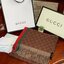 Gucci Classic Print Scarf แบรนด์ดังจากประเทศอิตาลี ด้วยงานพรีเมี่ยมกิ้ฟ ส่งมอบความรู้สึกดีๆให้กับคนที่คุณรัก ในรูปแบบผ้าพันคอและผ้าคลุมไหล่ผืนใหญ่สีสันไม่ฉูดฉาด เหมาะกับชุดที่เป็นทางการหรือลำลองก็ได้ เป็นผ้าที่ให้ความอบอุ่น ถักทอด้วยผ้าcashmere ผ้าเนื้อดี
