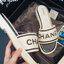 CHANEL SANDELS งานสวม ส้น PU หน้ากว้าง ใส่สบาย ไม่เขย่ง ด้านหน้าคาดงานปักแบรนด์ สวยหรู งานชนช้อปนะจร้า แมทส์ชุดง่าย น้ำหนักเบา