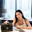 OUTLET 】Tory Burch Kira Top Handle Satchel มี2ขนาด Small/Medium กระเป๋าทรงใหม่ล่าสุดจากรุ่นคิร่า (Kira) มาในเทคนิคตัดเย็บควิลท์แนวขนาน ใช้วัสดุหนังเงานุ่ม สะท้อนแรงบันดาลใจแบบนิวยอร์กจากเบาะหนังในรถคลาสสิค Hardwareสีทองสวยหรู และจุดเด่นอีกรุ่นคิร่าคือความ