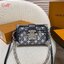 LV Petite Malle Denim textile jacquard กระเป๋าทรงกล่องสุดไอคอนนิค สีเทาเดนิมสวยมีเสน่ห์ ถือเป็นคลัชเก๋ๆ หรือสะพายข้างชิคๆ พร้อมตอบรับได้ทุกลุค ทุกสไตล์ไปเลยจ้า