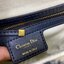 หนังแท้ DIOR SADDLE BAG Oblique Embroidery รุ่นใหม่ กระเป๋ารุ่นยอดนิยมตามแบบฉบับแบรนด์ งานทอลายคมชัด ใช้งานได้ 2 แบบ สะพายยาว CROSSBODY และสายสั้นถือได้เก๋ๆ ลุคนี้คูลสุดๆ เลยค่าา ภาพถ่ายจากสินค้าจริง! สวยมาก พร้อมส่งที่ไทยราคาสุดคุ้ม สาวๆ ห้ามพลาดค่ะ!