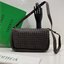 BOTTEGA Small Cobble Shoulder Bag กระเป๋าสะพายทรงแมสเซ็นเจอร์ ดีไซส์สานเป็นเอกลักษณ์ หนังสวยงาม เกรดออริ สลับแท้ 1:1 ใช้งานต่างประเทศได้