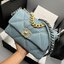 CHANEL 19 HANDBAG กระเป๋าสะพายดีไซส์คลาสสิคหนังแท้นิ่มเงาสวย เกรดออริ ท็อป สลับแท้ 1:1 เกรดดีสุด ผ่านทุก ตม ใช้งานต่างประเทศได้