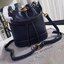 Tory burch monogram leather bucket bag ดีไซน์สวยงามตามแบบฉบับของแบรนด์แล้ว ที่ทำจากวัสดุหนังแท้ ตัวกระเป๋าอยู่ทรงสวยมีลายแบรนด์สวยหรู ใช้รูดเปิดปิด ภายในบุผ้าอย่างดี มีช่องเล็กหนึ่งช่อง ใส่ของได้หลากหลายขนาดกำลังดี ที่นอกจากจะได้เรื่องดีไซน์สวยงาม