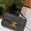 พร้อมส่งความสวย! ไอเท็มหายาก! ห้ามพลาดค่ะ! CELINE TRIOMPHE SHOULDER BAG VIP วัสดุหนังแท้ลวดลายเอกลักษณ์ของ CELINE TRIOMPHE ดีไซน์ยอดนิยมสไตล์สาว LISA เปิดปิดด้วยฝาปิดโลโก้แบรนด์อะไหล่ทอง ภายในโล่งกว้าง ใส่มือถือ กระเป๋าสตางค์ เครื่องสำอางค์ ของใช้จุกจิกได