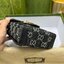 Gucci Horsebit 1955 mini bag / Gucci Phone Bag เกรดใช้งานสลับใบจริงได้ ออริจินอล รุ่นยอดฮิต ไซส์มินิ ที่ใครๆก็ต้องรู้จัก!! กับกระเป๋าขนาดมินิ ได้รับแรงบันดาลใจมาจากดีไซน์ดั้งเดิม ซึ่งแอคเซสเซอรี่นี้โดดเด่นด้วยรายละเอียดดั้งเดิมที่ทันสมัยโดยเน้นที่ฮอร์สบิต