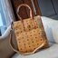 M.C.M KLASSIK SMALL TOTE IN VISETOS กระเป๋าโท้ทไซส์ใหญ่กำลังดี กับดีไซน์ใหม่ เพิ่มความยาวหูสะพายให้สะดวกใช้งานได้มากขึ้นในการสะพายไหล่ และยังคงความคลาสสิค ใช้ได้ในทุกโอกาส สะพายไปเรียน ไปทำงาน เหมาะทุกลุค มาพร้อมสายสะพายข้าง ไม่ใช้ก็ถอดออกถือช้อปปิ้งเก๋ๆไ