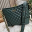 Guess Woman Factory Crossbody Bag กระเป๋าสะพายรุ่นใหม่ดีไซน์สวยหรูคลาสสิคจาก GUESS FACTORY วัสดุหนังเเกะสังเคราะห์เนื้อหนานิ่มลายตาราง เปิดปิดด้วยซิปสะดวกใช้ ด้านหน้ามีโลโก้ ภายในมีโลโก้ช่องใส่ของ และช่องซิป ใส่กระเป๋าสตางค์ใบยาว ของใช้ได้จุ มาพร้อมสายสะพ