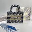 MINI DIOR BOOK TOTE 22cm Blue / Gray Dior Oblique Embroidery กระเป๋าถือทรง Shopping ขนาดมินิน่ารัก สวยคลาสสิค พกพาสะดวก ใช้งานง่ายสุดๆ วัสดุงานทอละเอียด ภายในโล่งกว้าง ภาพสินค้าถ่ายจากงานขายจริง ใช้งานต่างประเทศได้