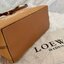 Loewe Anagram leather canvas tote bag / Loewe Tote Bag กระเป๋าโท้ทน้องใหม่ วัสดุทำจากหนังแคนวาส ใช้งานทนทาน ออกแบบมีสายสะพายไหล่และหูหิ้ว เรียกว่าใช้งานได้แบบ 2 in1 งานสวยล้ำ ไม่ซ้ำใคร ปักโลโก้ Anagram ที่ด้านหน้า เปิด-ปิดด้านบนด้วยเชือกผูก ด้านในมีช่องสำ