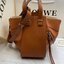 พรีเมี่ยมกิ๊ฟแท้ 100% 】งานหนังแท้ Loewe Hammock Leather Hobo Bag TAN