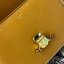 Celine MEDIUM TRIOMPHE BAG IN SHINY มีรูปทรงเป็นกล่องคล้ายกับกระเป๋า Classic Box แต่มีการออกแบบโลโก้ที่สะดุดตาแบบวินเทจ ด้วยดีไซน์ที่ดูโฉบเฉี่ยว แต่คงความคลาสสิคอย่างเต็มเปี่ยม ทำให้เป็นที่ดึงดูดความสนใจของสาวๆ สายสะพายสามารถปรับระดับได้ มีความคล่องตัวในก