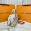 ORI | LV x TM Handbag East West Murakami ใหม่ล่าสุด กระเป๋าสะพายทรงสวย ดีไซน์ใหม่ หรู ดูผู้ดี แต่งแต้มดีเทลเปี่ยมชีวิตชีวาจากคอลเลคชั่น LV x Murakami คอมพลีตลุคด้วยที่ห้อยกุญแจรูปโบว์สุดเอ็กซ์คลูซีฟ