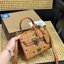 M.C.M MINI HERITAGE SATCHEL IN VISETOS **รอบราคาพิเศษต่ำกว่าทุน** รุ่นหายาก กลับมาให้จับจองกันแล้วจ้า กระเป๋าถือ/สะพายทรงสวยสุดแซ่บ มีดีเทลความงามมากมายในหนึ่งเดียว ความพิเศษคือตัวล็อคกุญแจและพวงหนังห้อยสุดหรู
