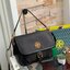 ของแท้ 💯% Tory Burch logo patch satchel bag อีกหนึ่งแบรนด์ดังจากนิวยอร์ก ที่เหล่าดาราเซเลปใช้กันทั่วโลก ด้วยดีไซน์ที่เป็นเอกลักษณ์ เข้ากับยุคสมัย วัสดุ Nylon waterproof ที่แข็งแรงและทนทาน