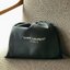 สวยสะกดทุกสายตา แรกเห็นก็หลงรักแล้วจ้าา VIP YSL Le 5 à 7 mini leather shoulder bag / YSL HOBO BAG กระเป๋าที่ดูหรู และคลาสสิคมากๆ ในตอนนี้ หนังแท้อย่างดี สัมผัสแล้วรู้สึกถึงความนิ่มของหนังเลยค่ะ