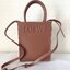 LOEWE Tote Leather Bag พร้อมส่ง กระเป๋าทรงโท้ทหนังเรียบสวยอยู่ทรงด้านหน้ามีโลโก้แบรนด์ หูจับแข็งแรงมาพร้อมสายสะพายหนังเรียบยาวปรับระดับได้จะถือหรือสะพายไหล่สะพายเฉียงก็ดูดี